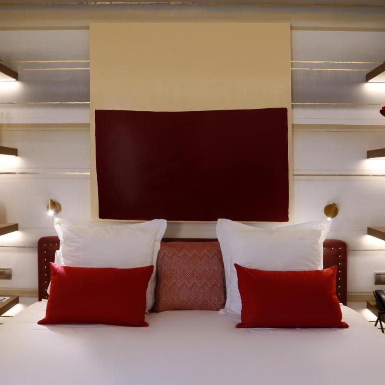Vincci Mae - Two Connecting Double Rooms - 5