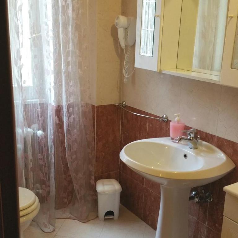 Petite Maison - Camera Matrimoniale/Doppia con Letti Singoli - 7