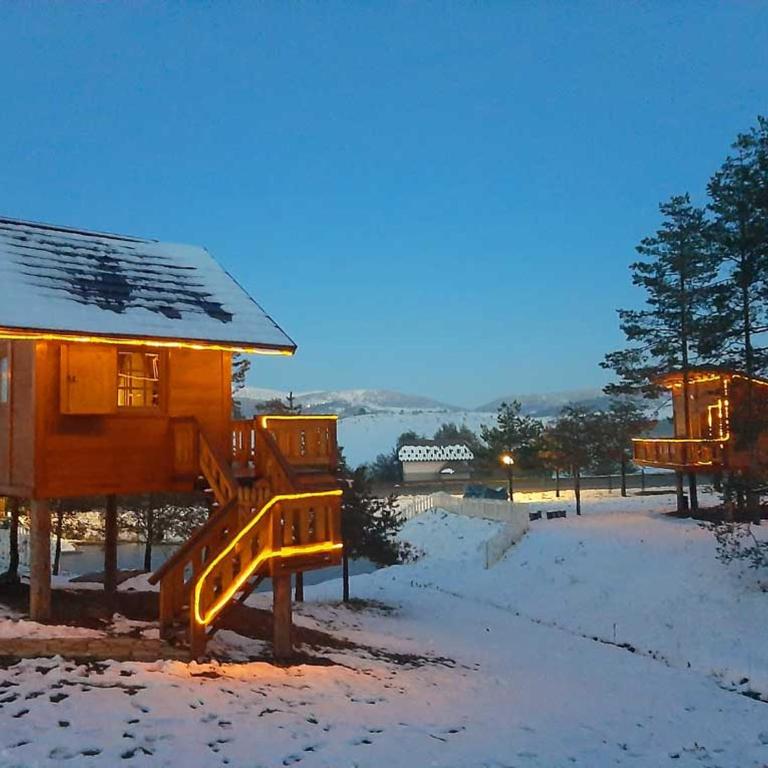 El Paso City, Zlatibor - Unique Wooden Cottages, Treehouse, Wild West Rooms, accommodation 1-6 people - Kuća na Drvetu (Dve Odrasle Osobe) - 7