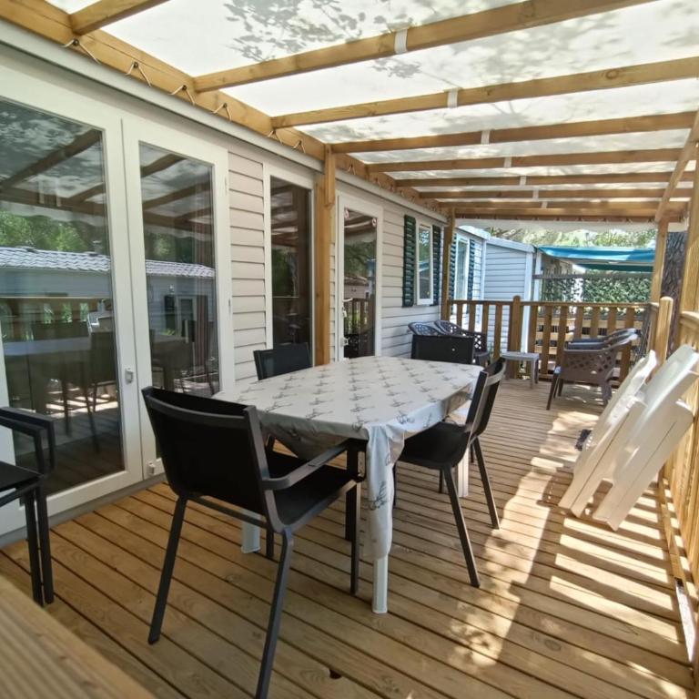 Luxe 6 persoons Chalet camping Leï Suves Cote d'Azur Roquebrune-sur argens - Chalet 3 Chambres - 13