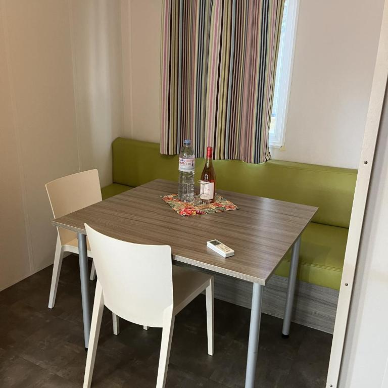 Luxe 6 persoons Chalet camping Leï Suves Cote d'Azur Roquebrune-sur argens - Chalet 3 Chambres - 5
