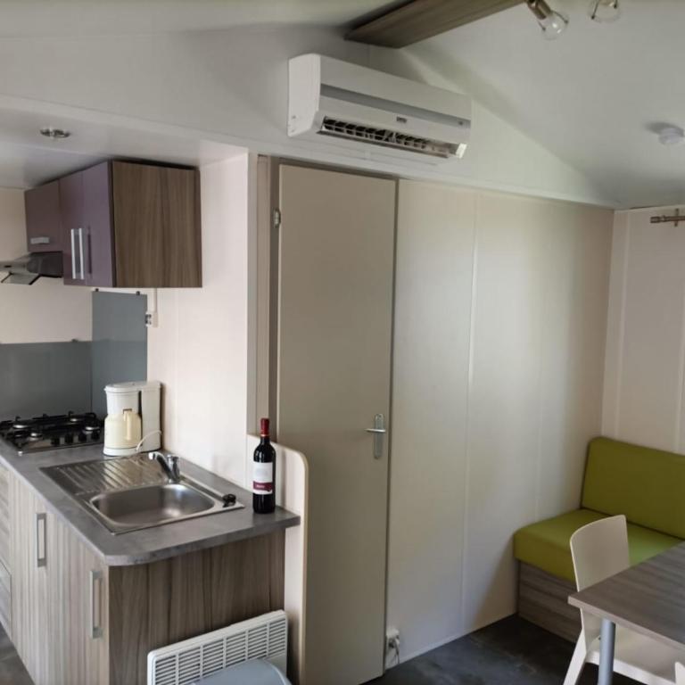 Luxe 6 persoons Chalet camping Leï Suves Cote d'Azur Roquebrune-sur argens - Chalet 3 Chambres - 4