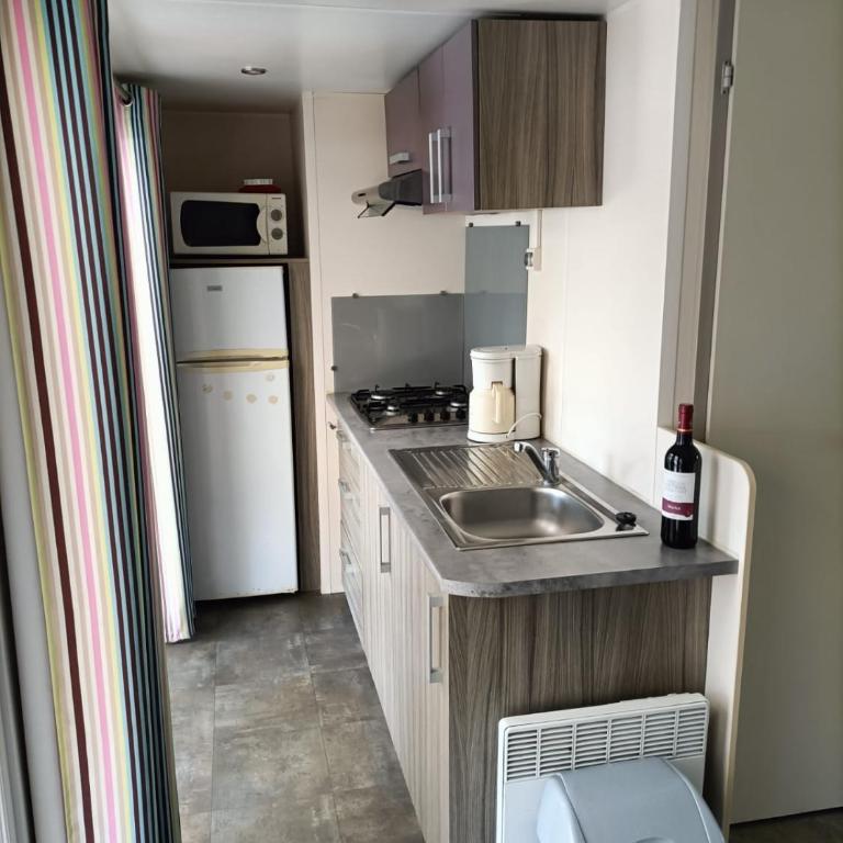 Luxe 6 persoons Chalet camping Leï Suves Cote d'Azur Roquebrune-sur argens - Chalet 3 Chambres - 3