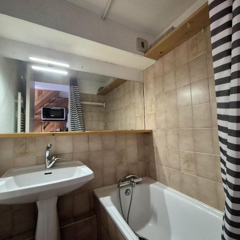 Superbe appt duplex 4pers - Bourg Saint Maurice - Appartement 1 Chambre - 10