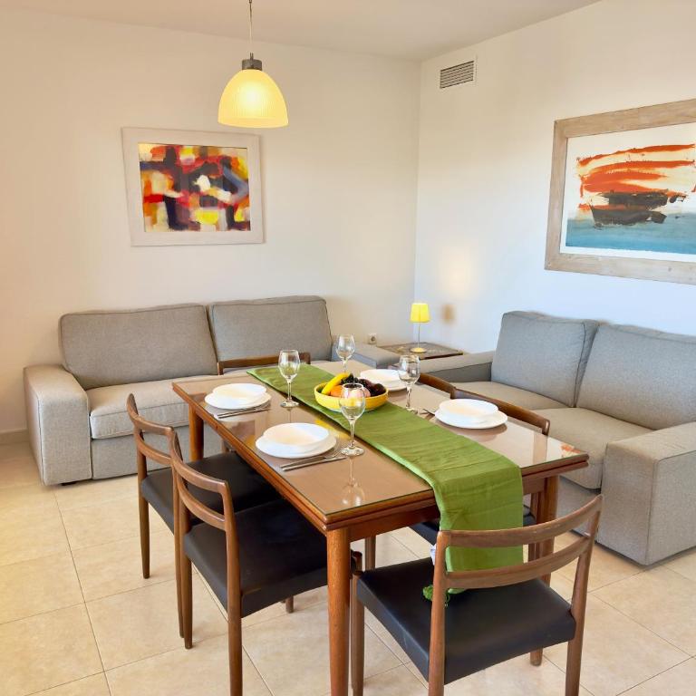APOLO17 E37, 3 dormitorios - Three-Bedroom Apartment - 13