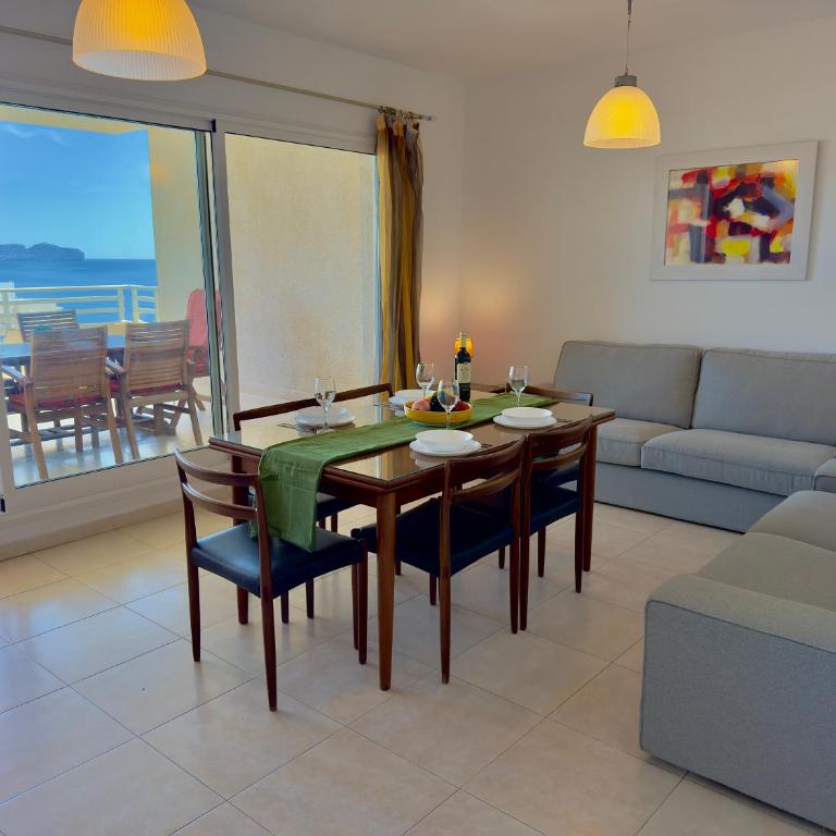 APOLO17 E37, 3 dormitorios - Three-Bedroom Apartment - 25