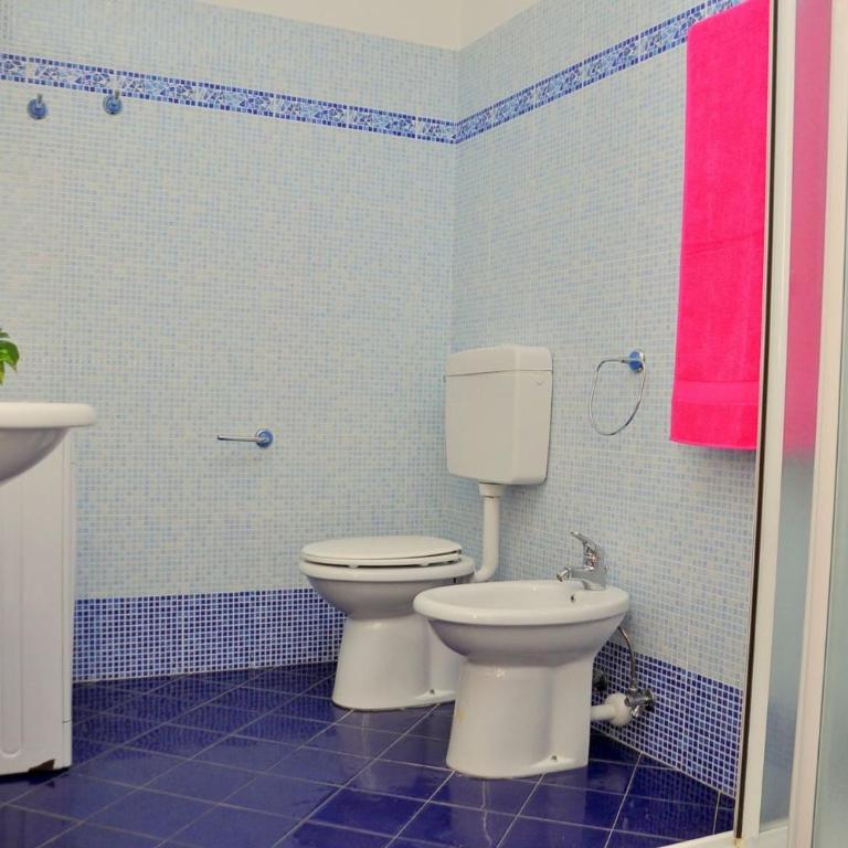 Renewed flat in a seafront building with pool - Appartement - 5