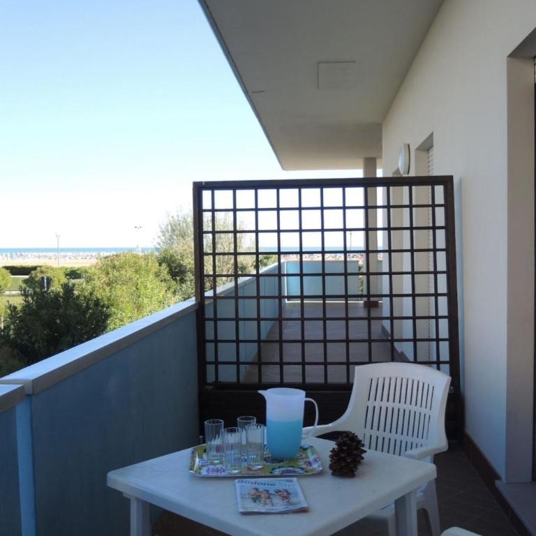 Renewed flat in a seafront building with pool - Appartement - 1