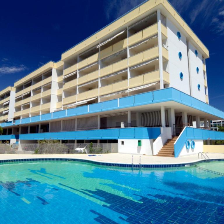 Renewed flat in a seafront building with pool - Appartement - 2