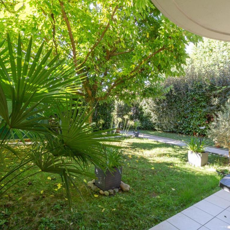 Les Galets - Duplex avec jardin - 2 chambres et bureau - Appartement 2 Chambres - Vue sur Jardin - 31
