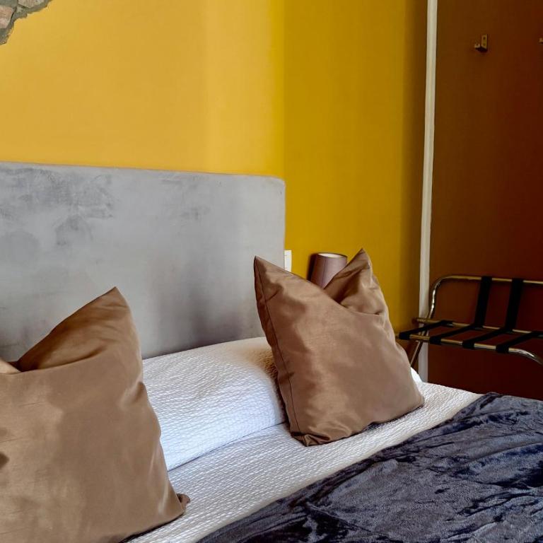 Forum Guest House FREE Private Parking - Camera Tripla con Bagno - 5
