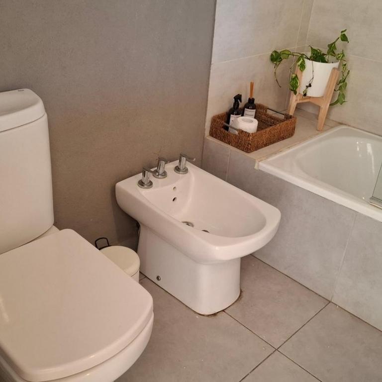 Casa con Pileta Los Arces Pilar - Three-Bedroom House - 20