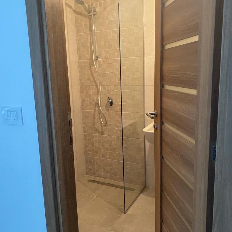 Apartman V - One-Bedroom Apartment - 12