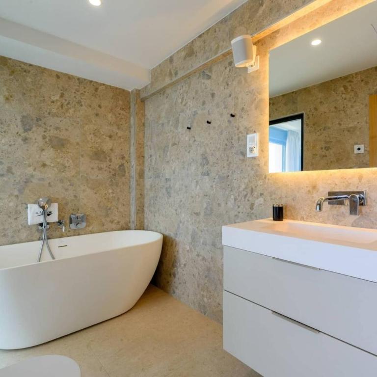 Luxury House with Private Pool, Jacuzzi and Wellness Spa - Casa de 5 dormitorios - 26