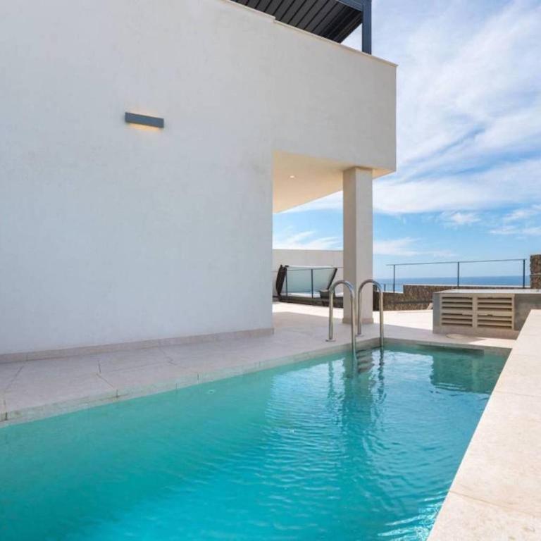 Luxury Villa with Private Pool and Hot Tub - access to gym, sauna & wellness centre - Villa de 3 dormitorios - 3