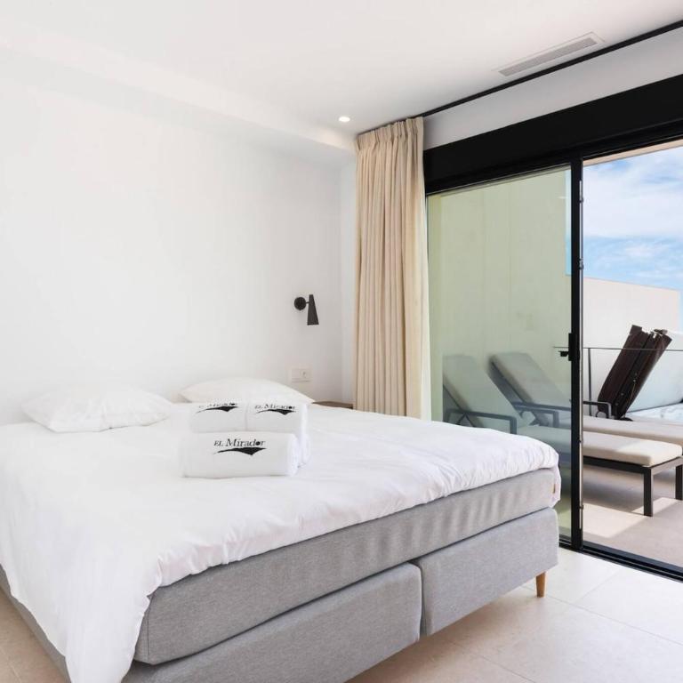 Luxury Villa with Private Pool and Hot Tub - access to gym, sauna & wellness centre - Villa de 3 dormitorios - 13
