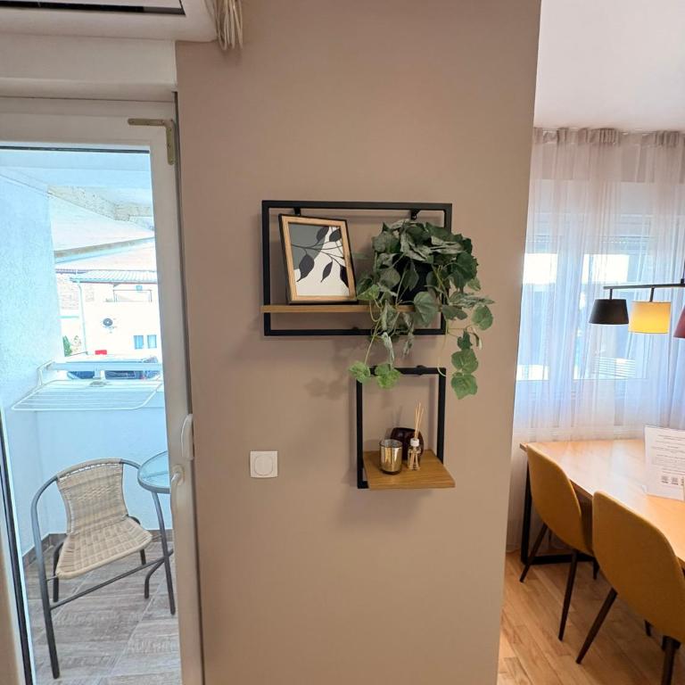 NAR Royalton Apartment #01 Free Parking - One-Bedroom Apartment - 5