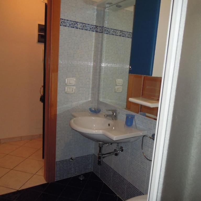 Renovated flat next to the beach-Beahost - Appartamento - 11