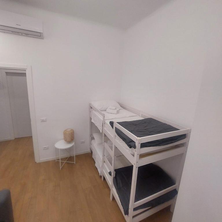 Snapstay Trieste Centrale 6 Posti Letto - Appartamento con 2 Camere da Letto - 51