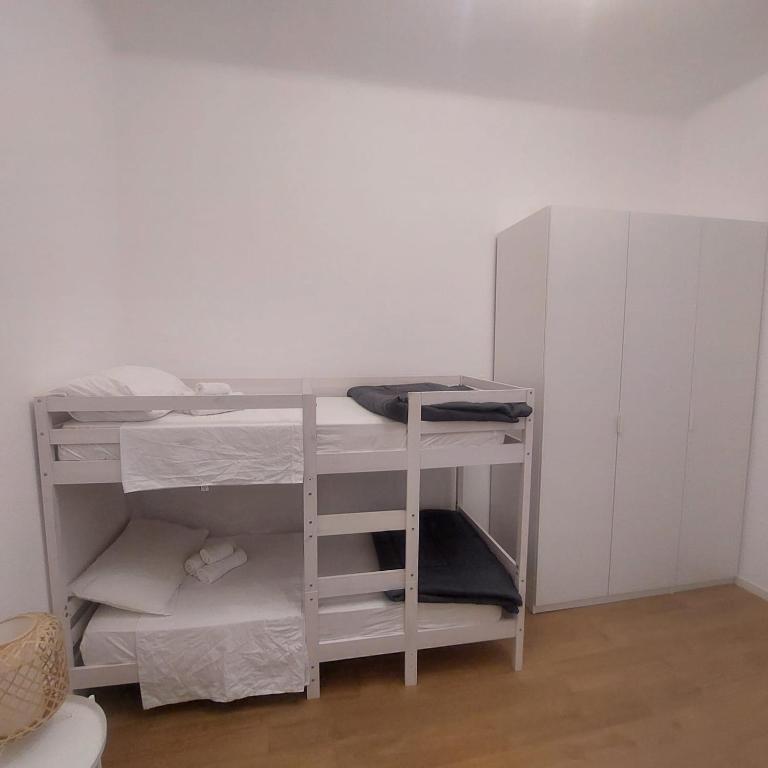 Snapstay Trieste Centrale 6 Posti Letto - Appartamento con 2 Camere da Letto - 49