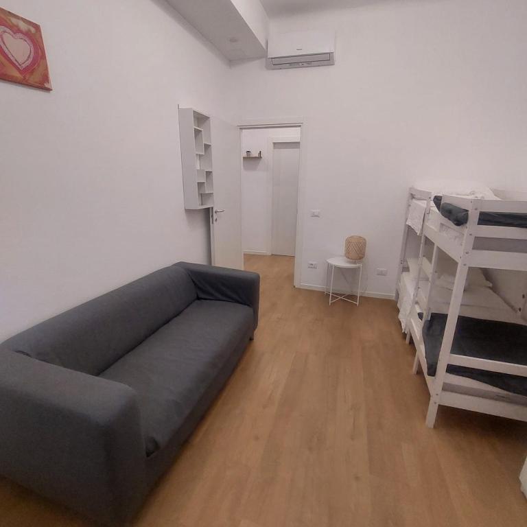 Snapstay Trieste Centrale 6 Posti Letto - Appartamento con 2 Camere da Letto - 56