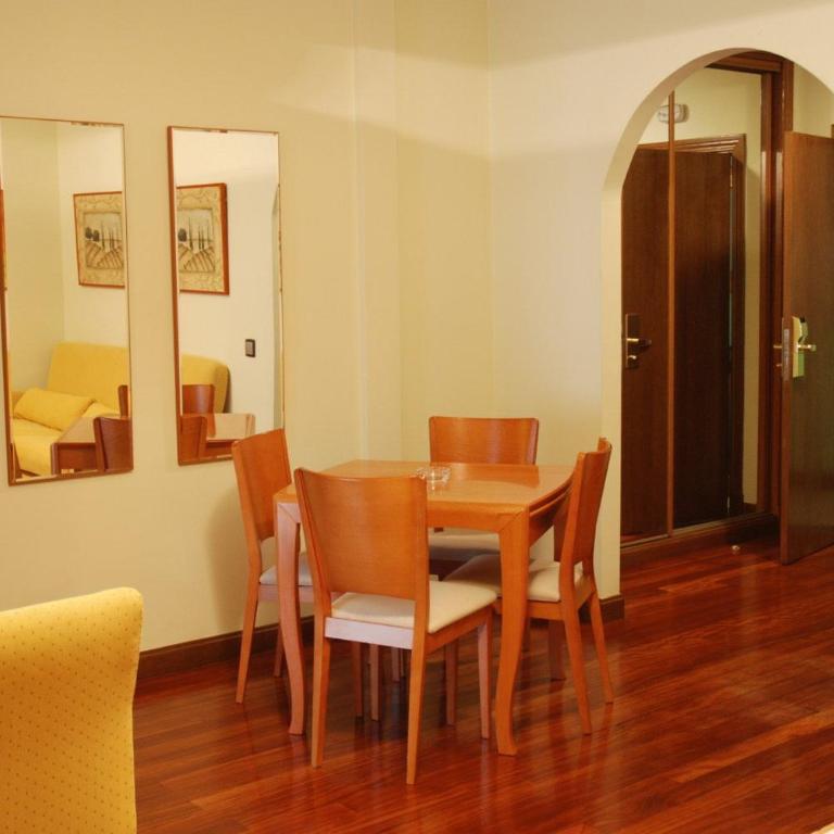 Hostal Los 5 Pinos - Junior Suite - 1