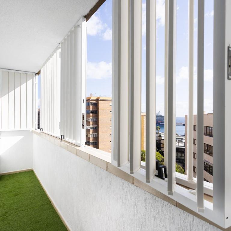 Home2Book Cozy Urban Retreat with Balcony - Apartamento de 1 dormitorio - 9