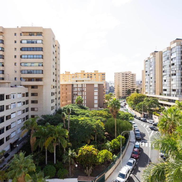 Home2Book Cozy Urban Retreat with Balcony - Apartamento de 1 dormitorio - 25