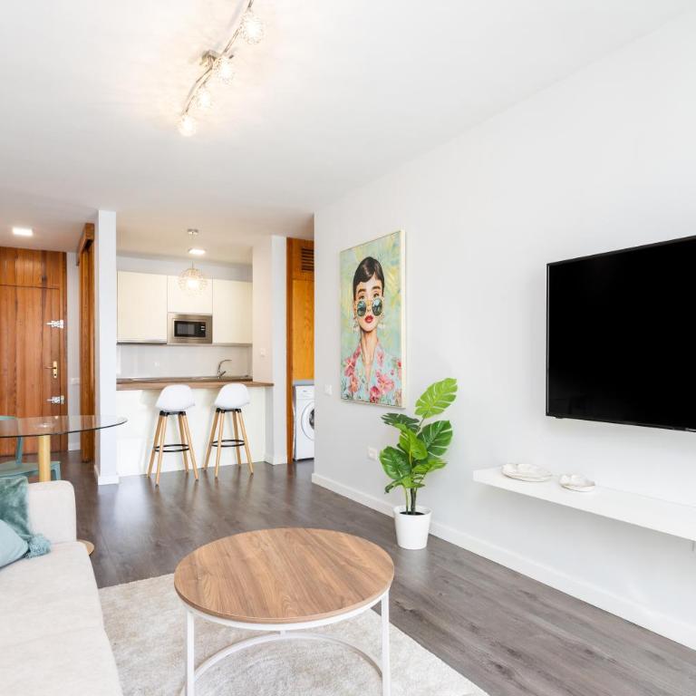 Home2Book Cozy Urban Retreat with Balcony - Apartamento de 1 dormitorio - 11