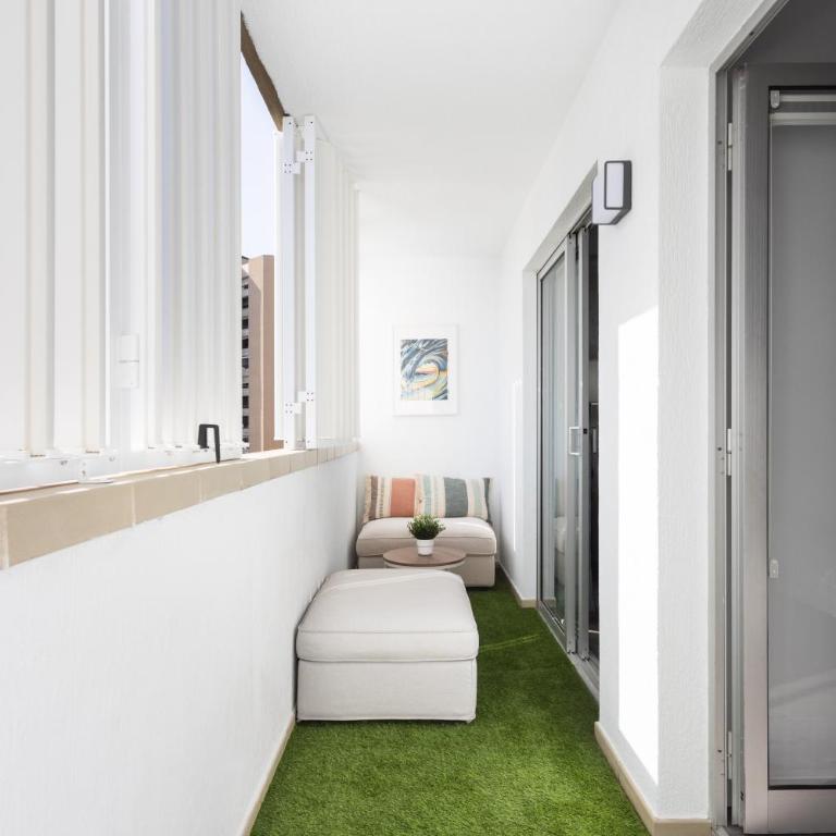 Home2Book Cozy Urban Retreat with Balcony - Apartamento de 1 dormitorio - 8