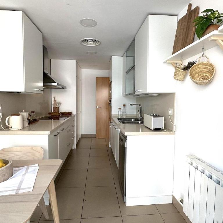 LETS HOLIDAYS APARTMENT with POOL in QUIET AREA - Apartamento - 20