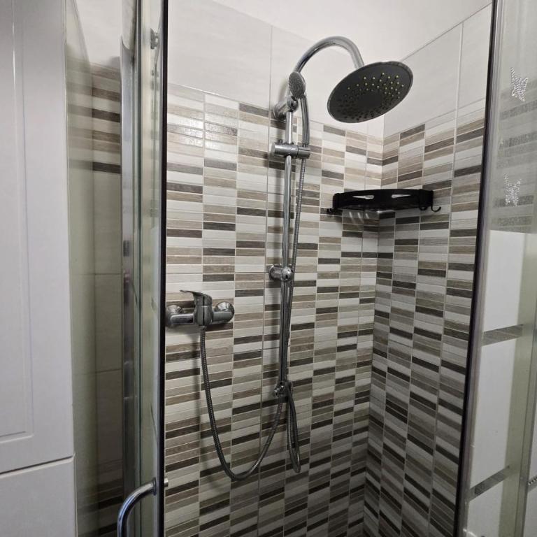 Goldenholidaysitaly - Appartamento con 2 Camere da Letto e Vista Fiume - 16