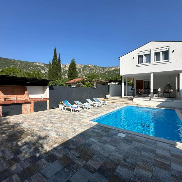 Villa Sale Buna - Three-Bedroom Villa - 1