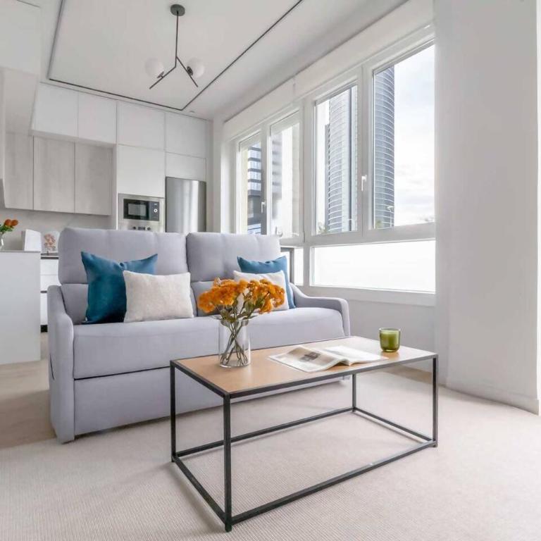 Apartamento 3 - Acogedor en Castellana - 4 Torres - Two-Bedroom Apartment - 3