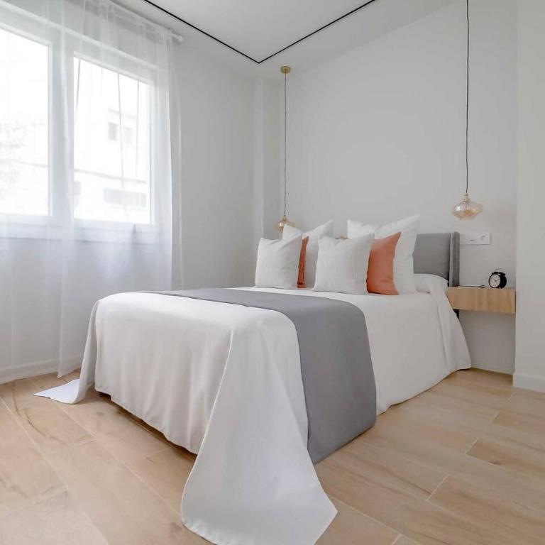 Apartamento 3 - Acogedor en Castellana - 4 Torres - Two-Bedroom Apartment - 9