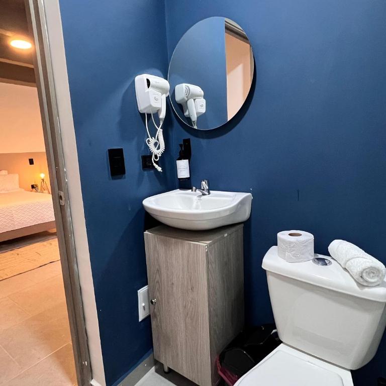 Hotel Moore 45 - Family Room - 10