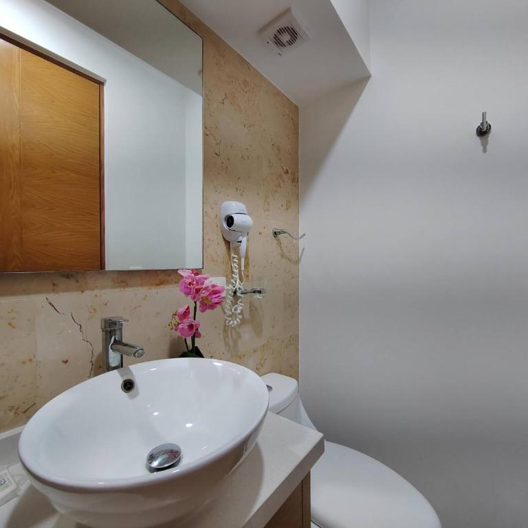 Playa Retreat with Pool, near 5th Avenue & beach - Apartment - 16