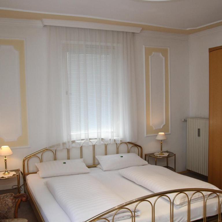 Romantic-Pension Albrecht - Villa next to UNESCO World Heritage - since 1901 - Suite mit Balkon und Schlossblick - 2