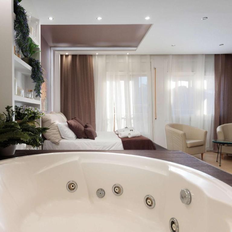 Perfect Romantic Getaway Cozy Retreat with Jacuzzi - Apartment - 6
