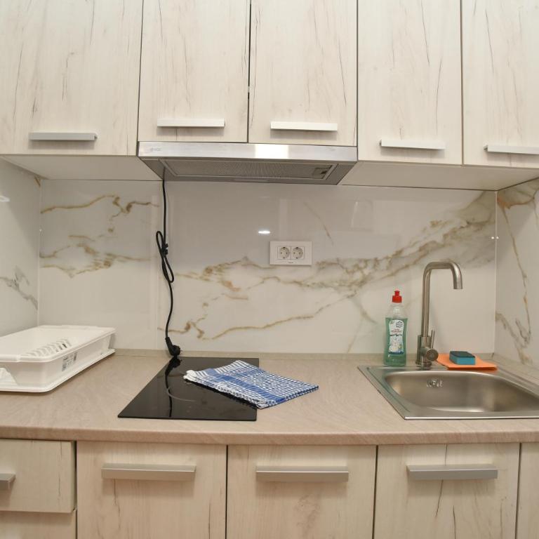 Apartmani Resna Budva - One-Bedroom Apartment with Terrace - 2