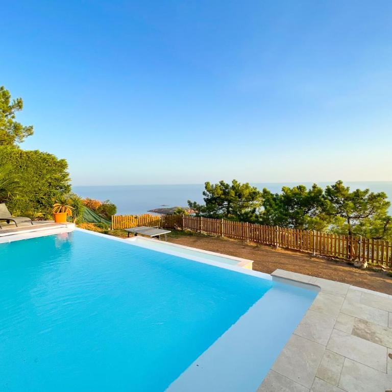 Sea-view villa for 11 guests with a heated infinity pool - Villa - 2