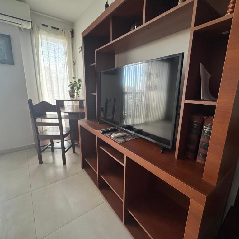 Amplio y Luminoso Departamento Arenales - One-Bedroom Apartment with Balcony and Mountain View - 5