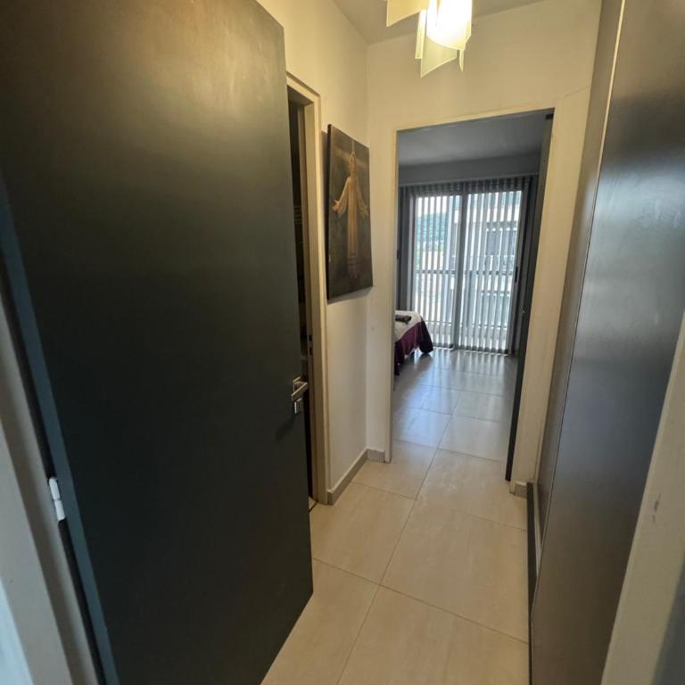 Amplio y Luminoso Departamento Arenales - One-Bedroom Apartment with Balcony and Mountain View - 7