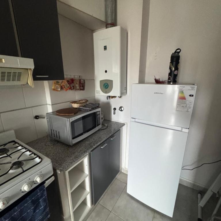 Amplio y Luminoso Departamento Arenales - One-Bedroom Apartment with Balcony and Mountain View - 10