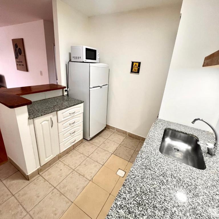Amplio departamento renovado en el centro de la ciudad - Apartamento de 2 dormitorios - 6