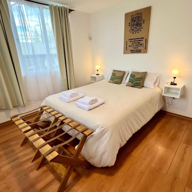 Amplio departamento renovado en el centro de la ciudad - Apartamento de 2 dormitorios - 1
