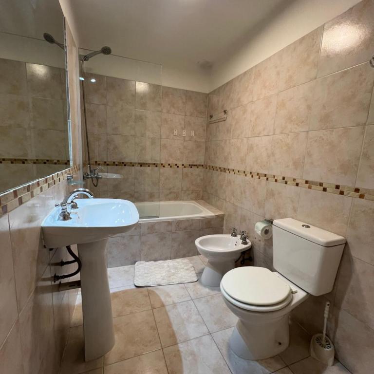 Amplio departamento renovado en el centro de la ciudad - Apartamento de 2 dormitorios - 11