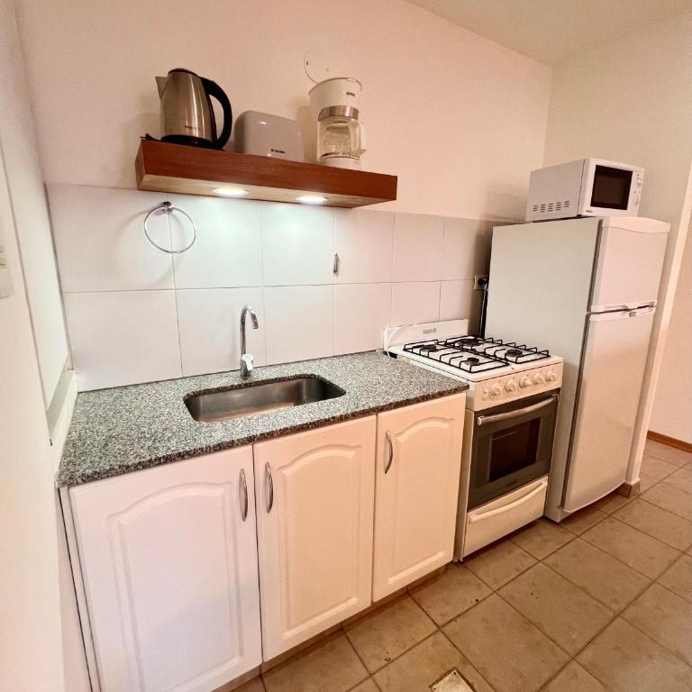 Amplio departamento renovado en el centro de la ciudad - Apartamento de 2 dormitorios - 12