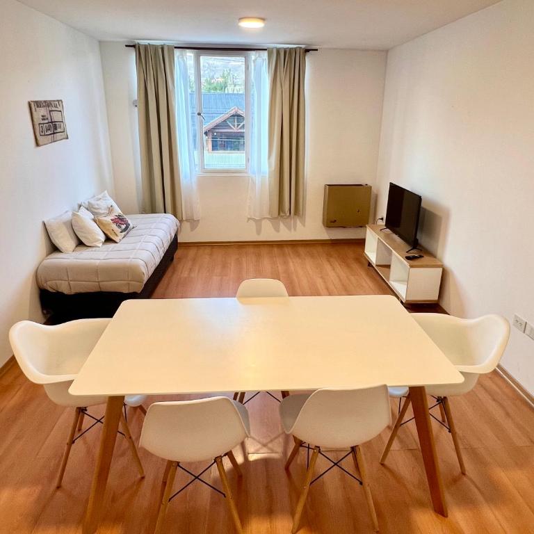 Amplio departamento renovado en el centro de la ciudad - Apartamento de 2 dormitorios - 16