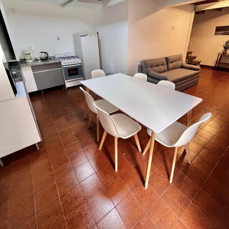 Amplio departamento renovado en el centro de la ciudad - Apartamento de 2 dormitorios - 21